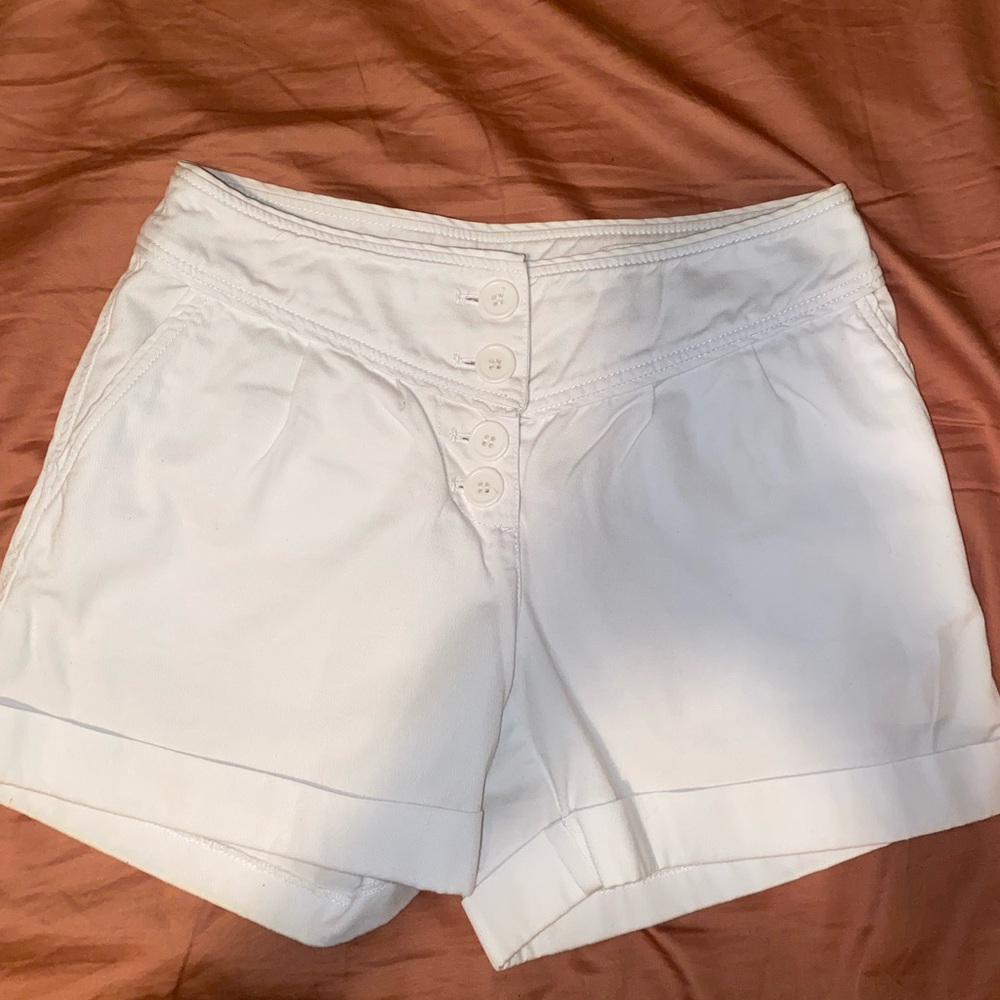White high waisted H&M shorts